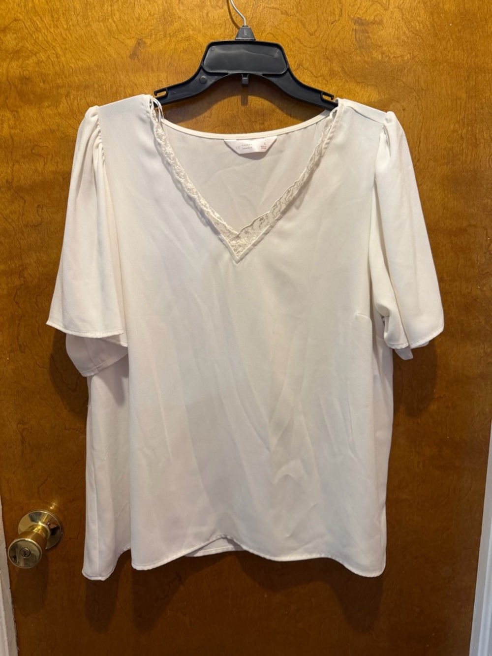 Lauren Conrad white sheer lightweight vneck lace flowy blouse new size L